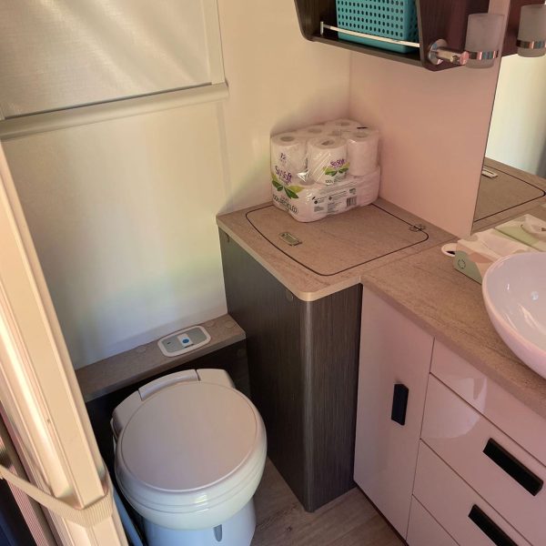 DA4BF306-F000-4E63-812E-91062BBCC332